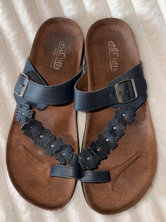Cliffs by WHITE MOUNTAIN Shoes - Cliffs by WHITE MOUNTAIN Navy Floral T-Strap Buckle Sandals
